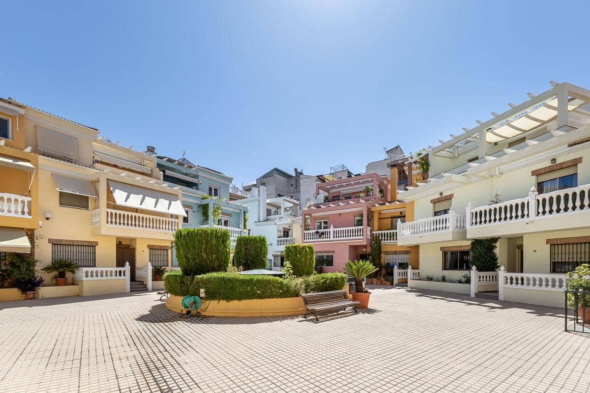 5 sovrum Radhus till salu i Granada stad med garage - 695 000 € (Ref: 9945944)