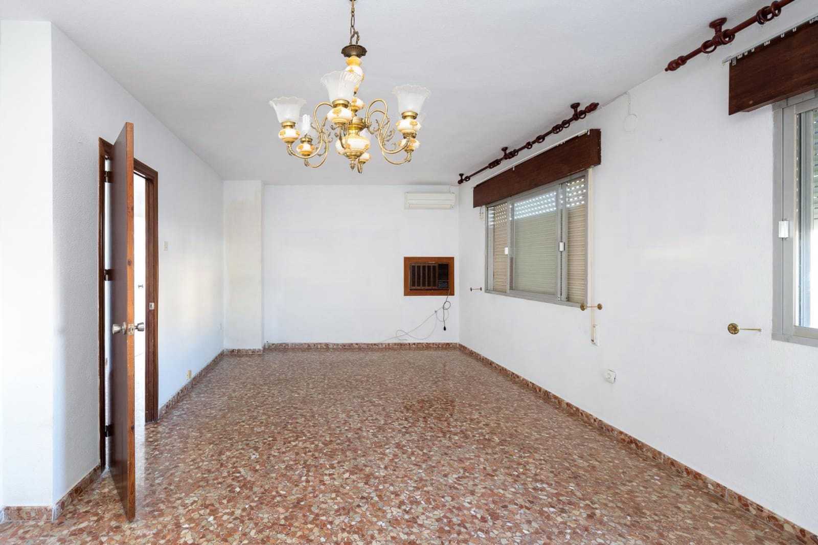 Negocio de 4 habitaciones en Granada ciudad en venta con garaje - 640.000 € (Ref: 9945945)