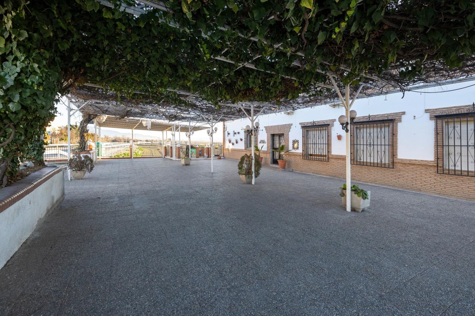Negocio de 4 habitaciones en Granada ciudad en venta con garaje - 640.000 € (Ref: 9945945)