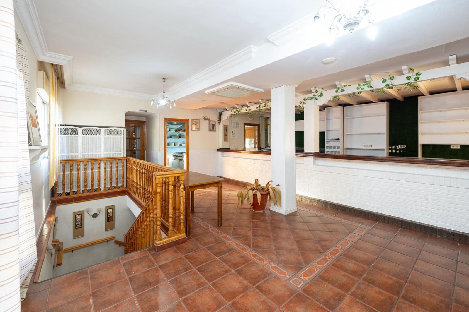 Negocio de 4 habitaciones en Granada ciudad en venta con garaje - 640.000 € (Ref: 9945945)