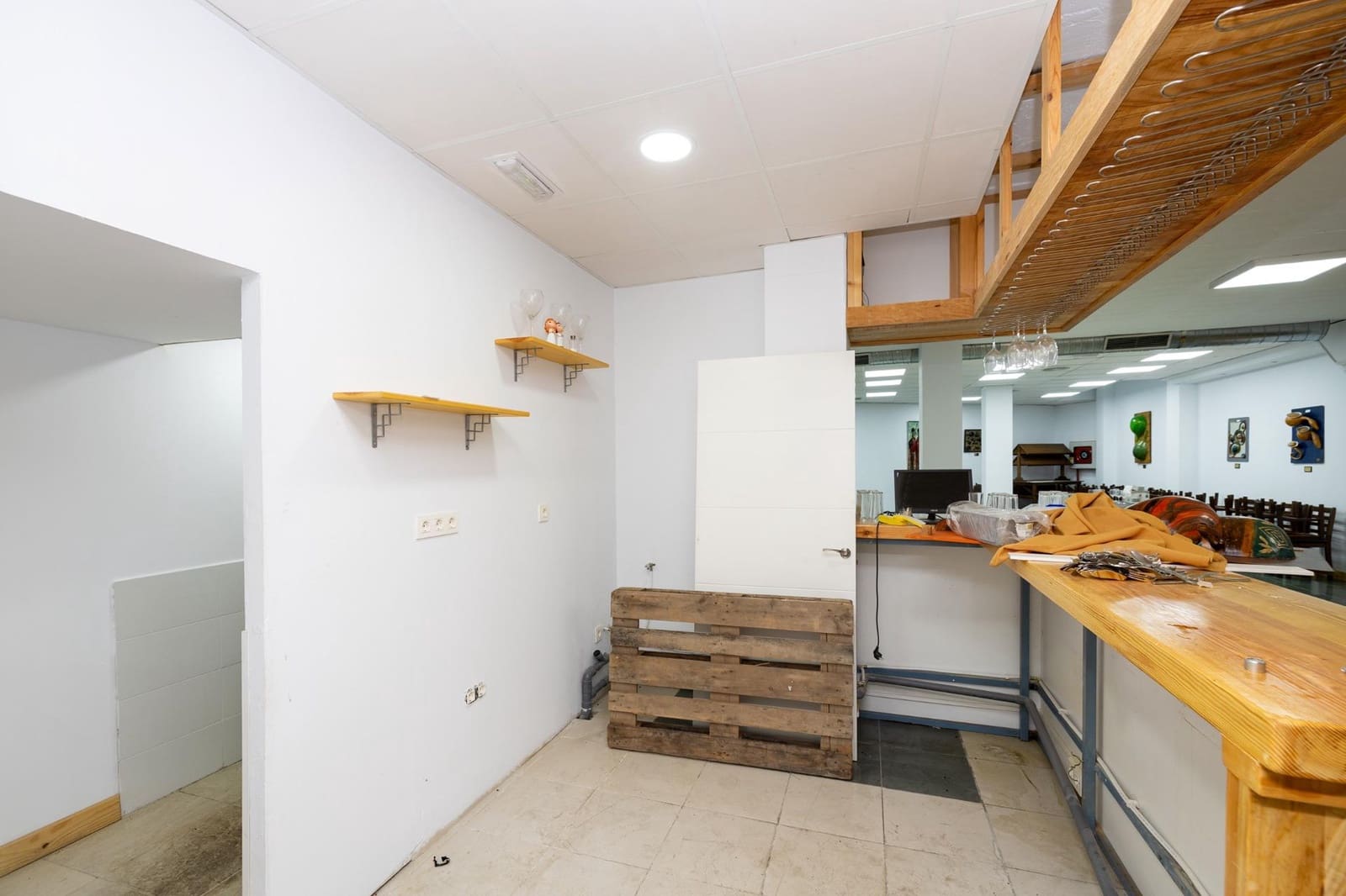 Erhverv til salg i Granada by - € 830.000 (Ref: 9948259)