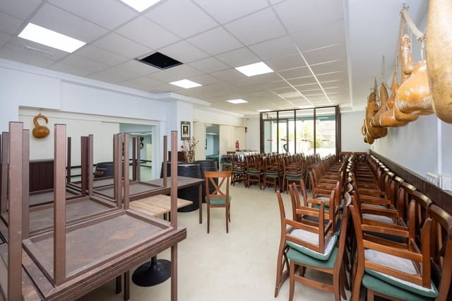 Erhverv til salg i Carretera de la Sierra, Granada by - € 830.000 (Ref: 9948259)