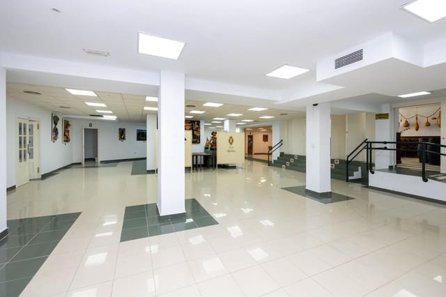 Erhverv til salg i Carretera de la Sierra, Granada by - € 830.000 (Ref: 9948259)