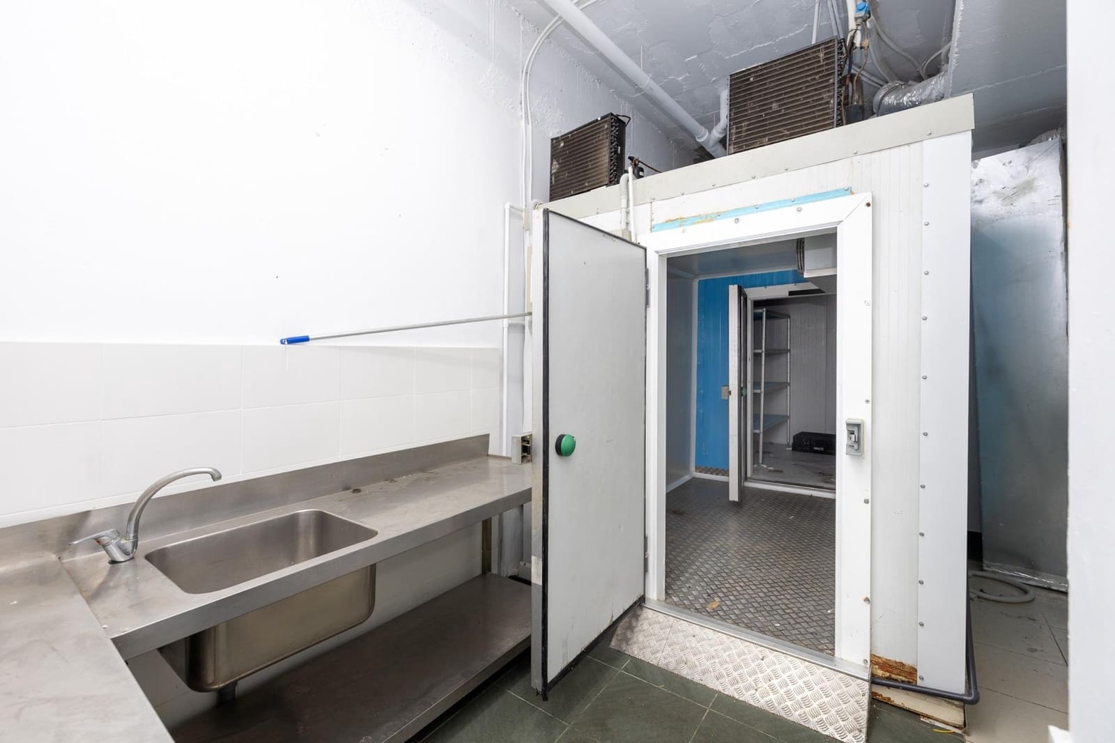 Erhverv til salg i Granada by - € 830.000 (Ref: 9948259)
