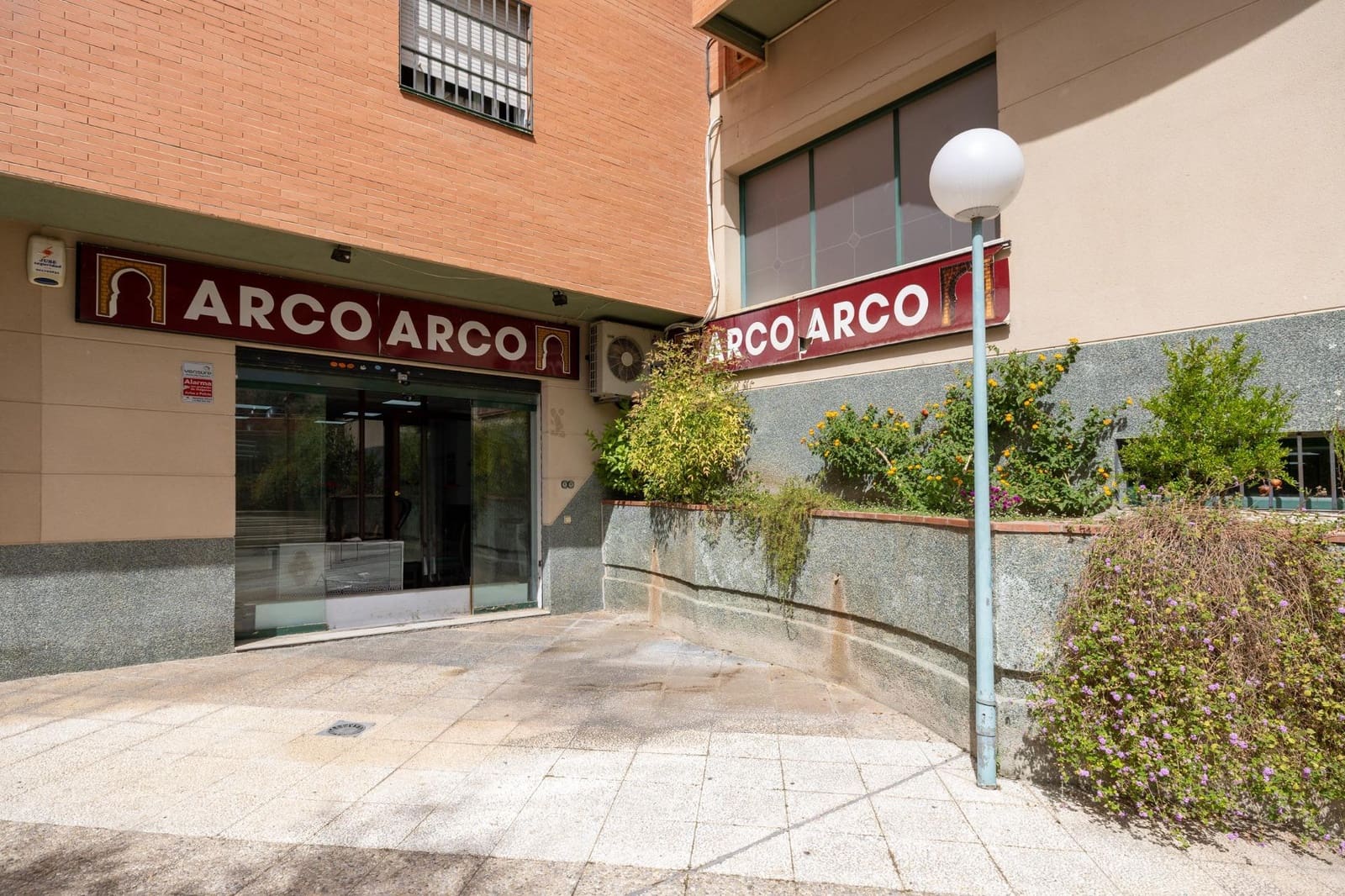 Erhverv til salg i Granada by - € 830.000 (Ref: 9948259)
