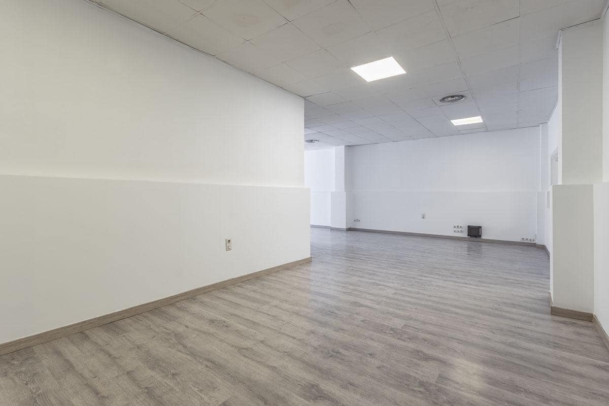 4 chambre Local Commercial à vendre à Maracena - 154 900 € (Ref: 9948262)