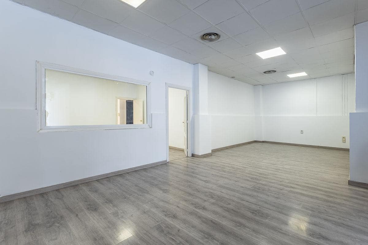 4 chambre Local Commercial à vendre à Maracena - 154 900 € (Ref: 9948262)