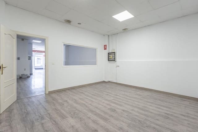 4 soverom Kommersiell til salgs i Maracena - € 154 900 (Ref: 9948262)