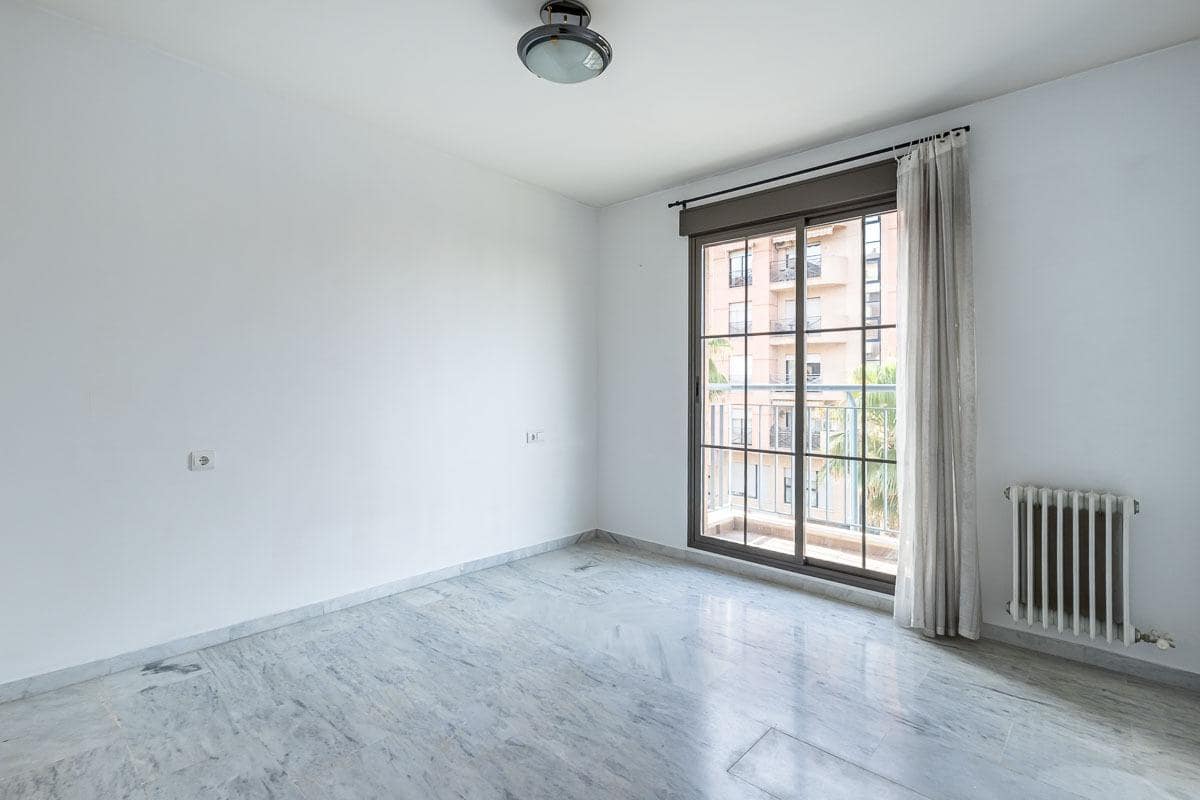 3 quarto Apartamento para venda em Granada cidade com piscina garagem - 355 000 € (Ref: 9948263)