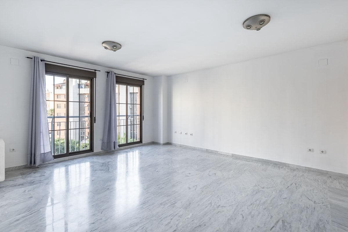 3 quarto Apartamento para venda em Granada cidade com piscina garagem - 355 000 € (Ref: 9948263)
