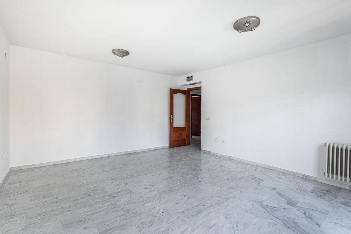 3 quarto Apartamento para venda em Granada cidade com piscina garagem - 355 000 € (Ref: 9948263)