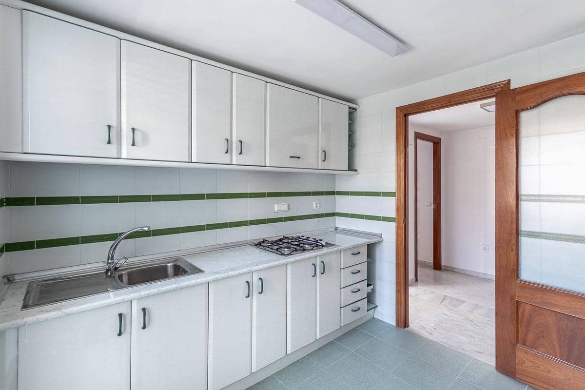 3 quarto Apartamento para venda em Granada cidade com piscina garagem - 355 000 € (Ref: 9948263)
