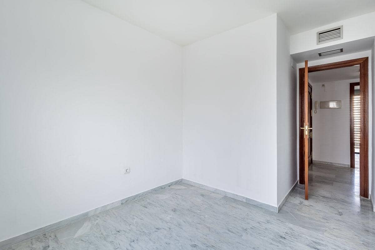 3 quarto Apartamento para venda em Granada cidade com piscina garagem - 355 000 € (Ref: 9948263)