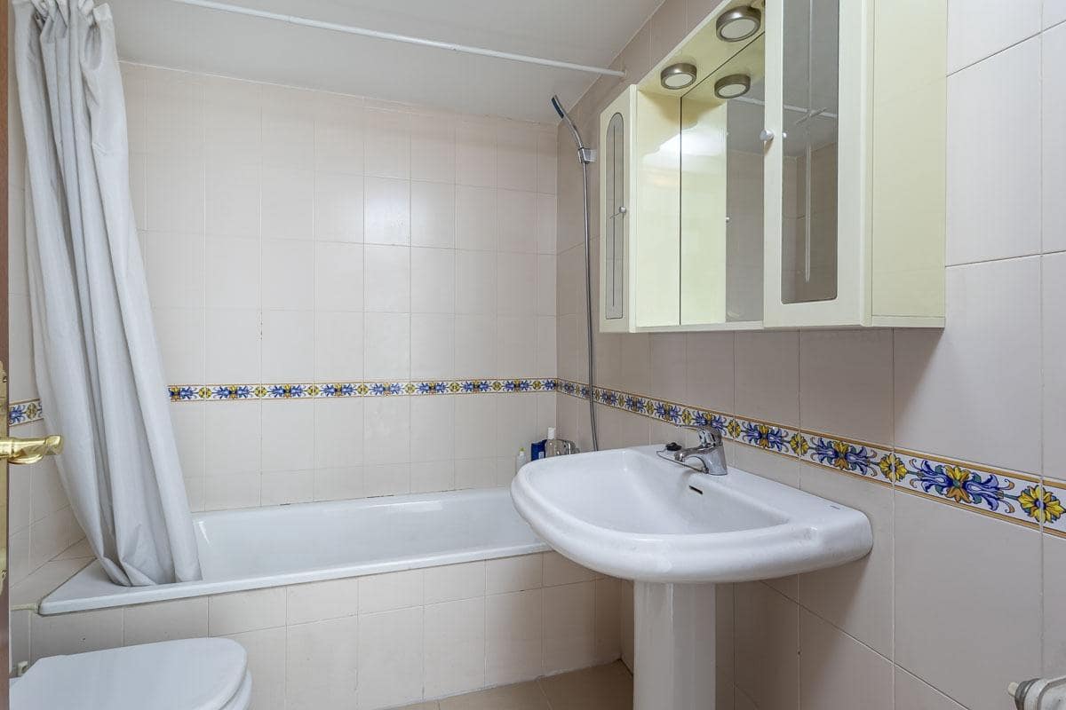 3 quarto Apartamento para venda em Granada cidade com piscina garagem - 355 000 € (Ref: 9948263)