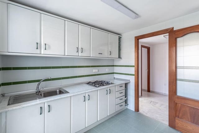 3 soveværelse Lejlighed til salg i Granada by med swimmingpool garage - € 355.000 (Ref: 9948263)