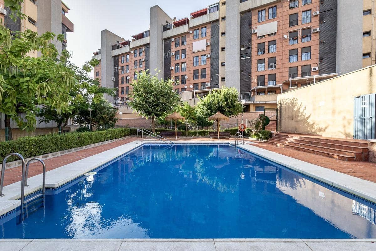 3 quarto Apartamento para venda em Granada cidade com piscina garagem - 355 000 € (Ref: 9948263)
