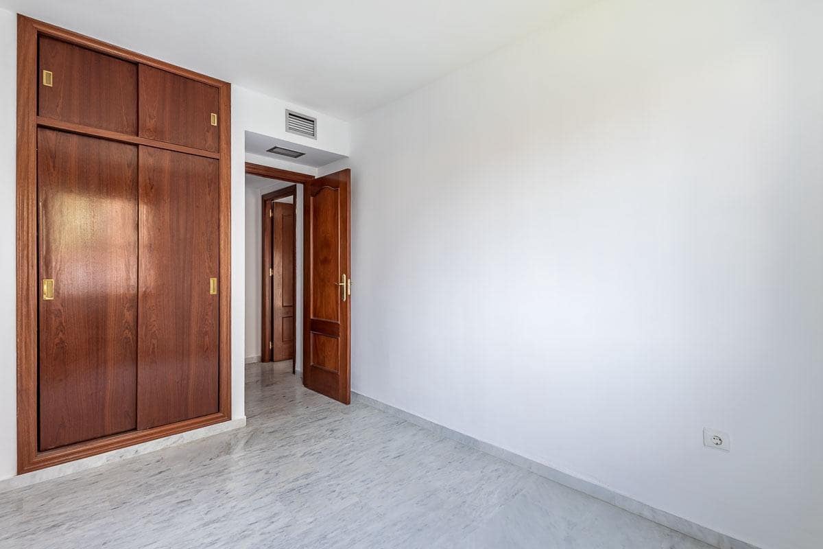 3 quarto Apartamento para venda em Granada cidade com piscina garagem - 355 000 € (Ref: 9948263)