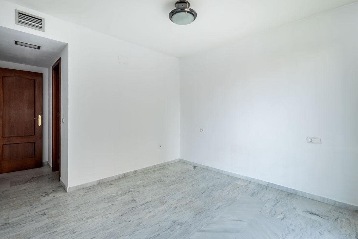 3 quarto Apartamento para venda em Granada cidade com piscina garagem - 355 000 € (Ref: 9948263)