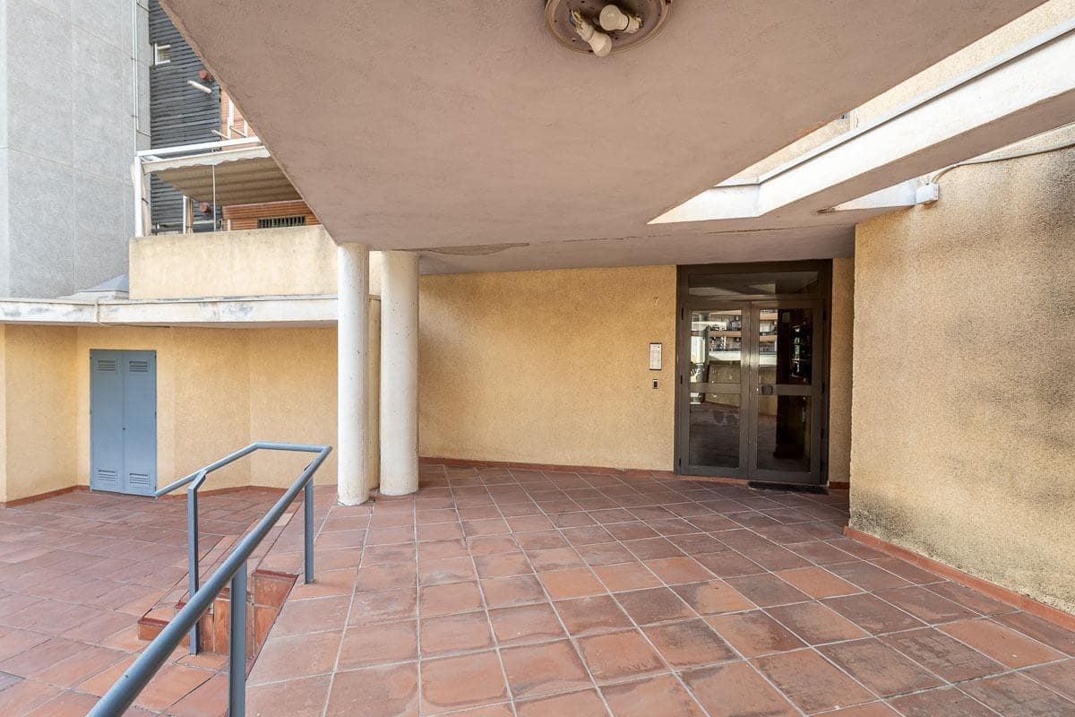 3 quarto Apartamento para venda em Granada cidade com piscina garagem - 355 000 € (Ref: 9948263)