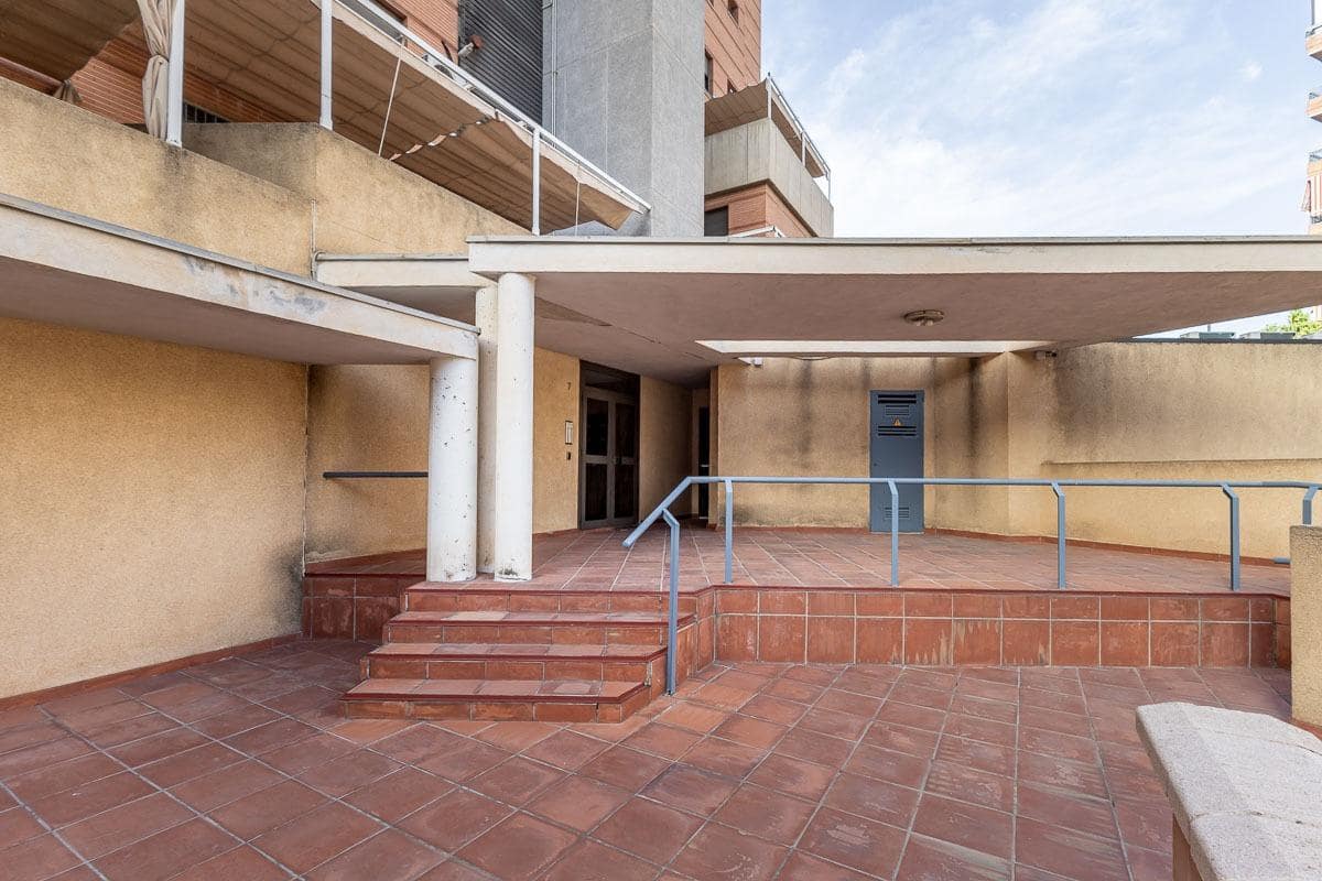 3 quarto Apartamento para venda em Granada cidade com piscina garagem - 355 000 € (Ref: 9948263)