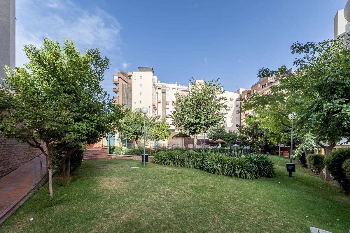 3 quarto Apartamento para venda em Granada cidade com piscina garagem - 355 000 € (Ref: 9948263)