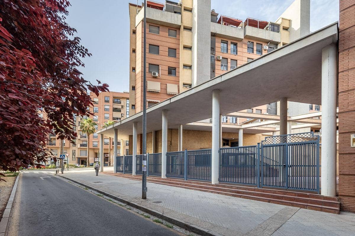 3 quarto Apartamento para venda em Granada cidade com piscina garagem - 355 000 € (Ref: 9948263)