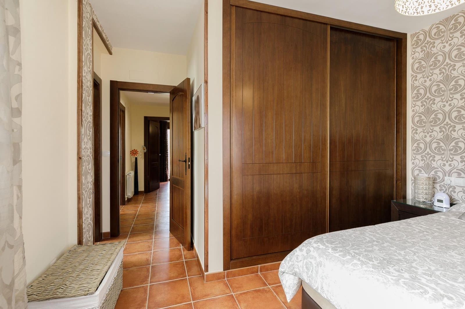 3 slaapkamer Halfvrijstaande villa te koop in Granada stad met garage - € 320.000 (Ref: 9948265)