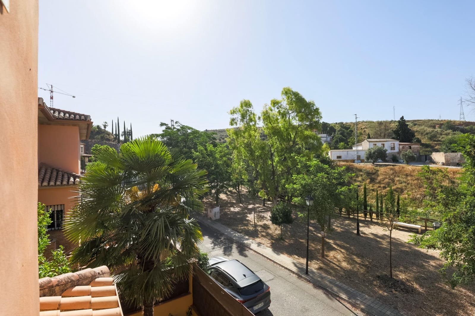 3 slaapkamer Halfvrijstaande villa te koop in Granada stad met garage - € 320.000 (Ref: 9948265)