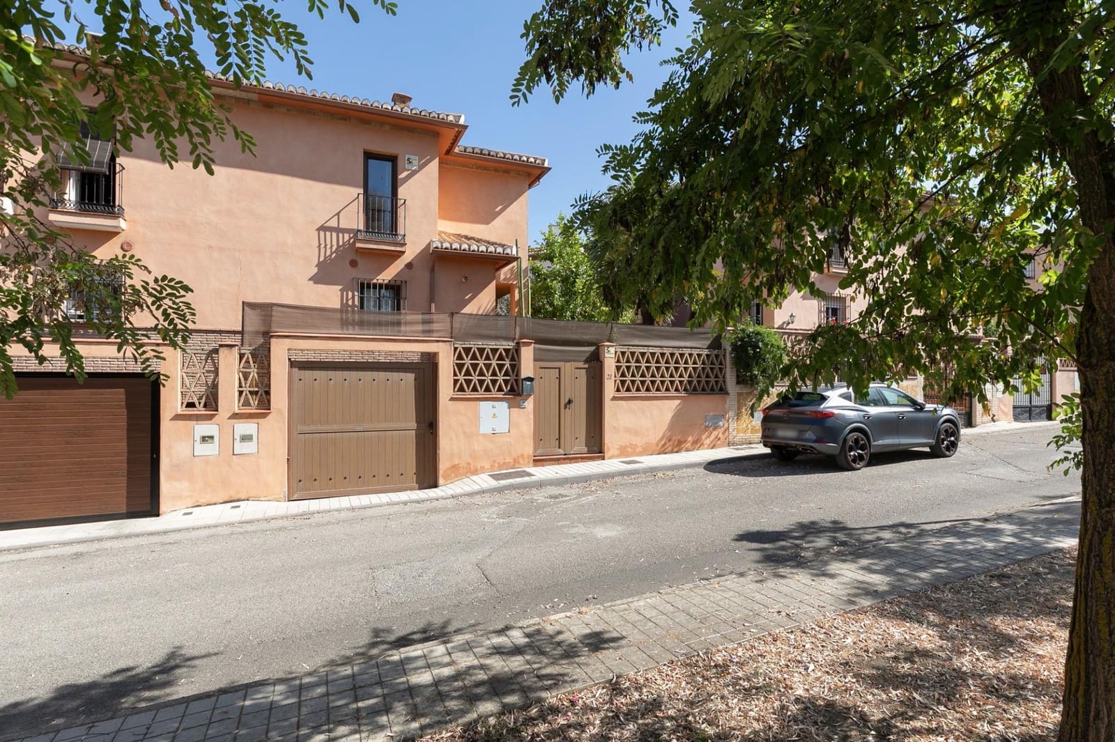 3 slaapkamer Halfvrijstaande villa te koop in Granada stad met garage - € 320.000 (Ref: 9948265)