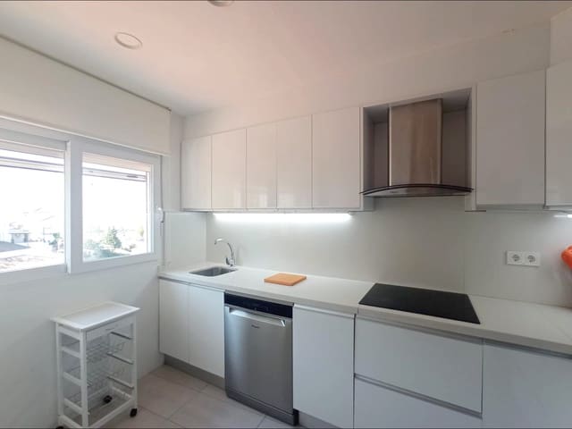 Appartement de 4 chambres à louer à Grenade ville - 1 250 € (Ref: 9950057)