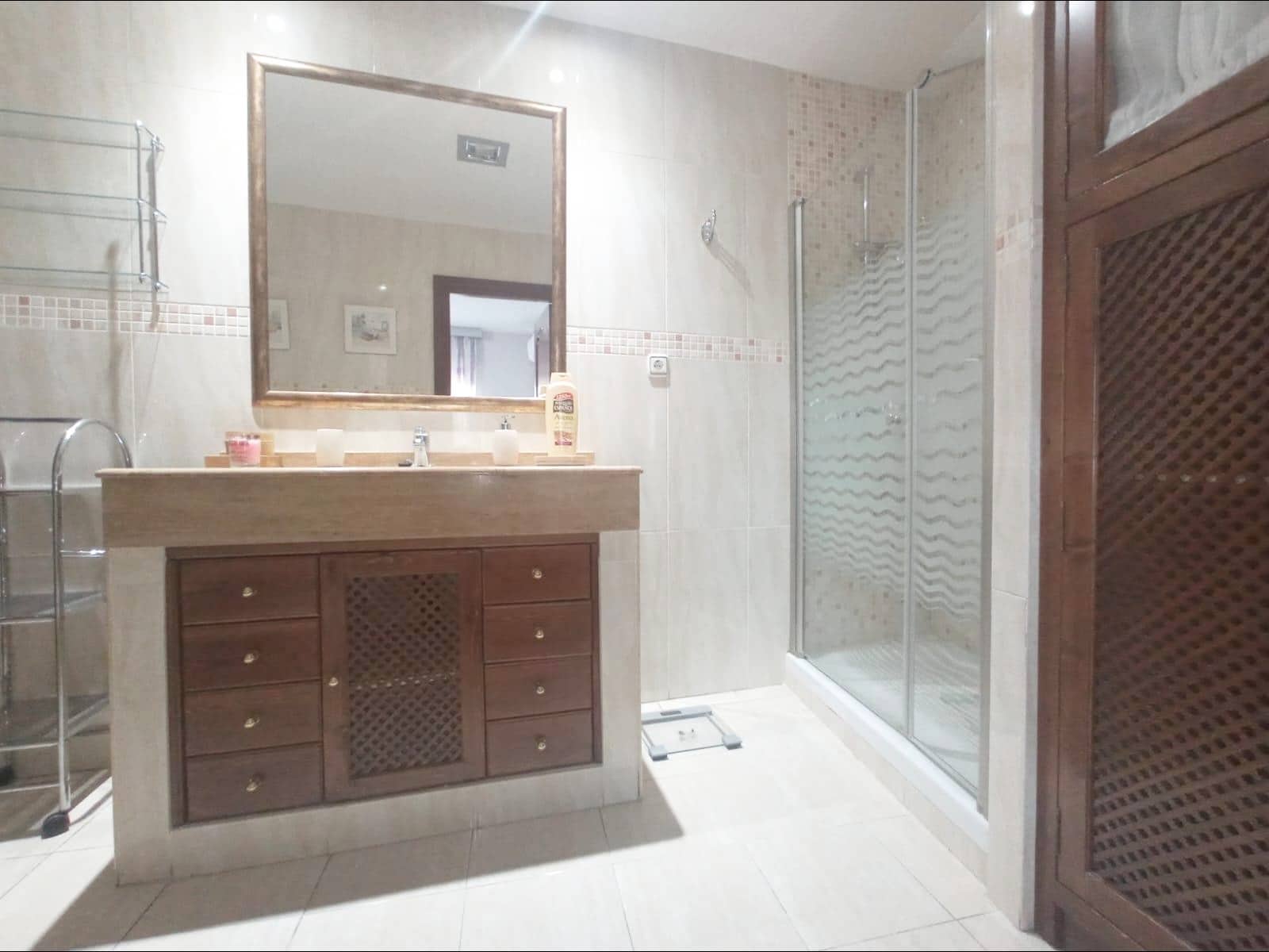 Appartement de 4 chambres à louer à Grenade ville - 1 250 € (Ref: 9950057)