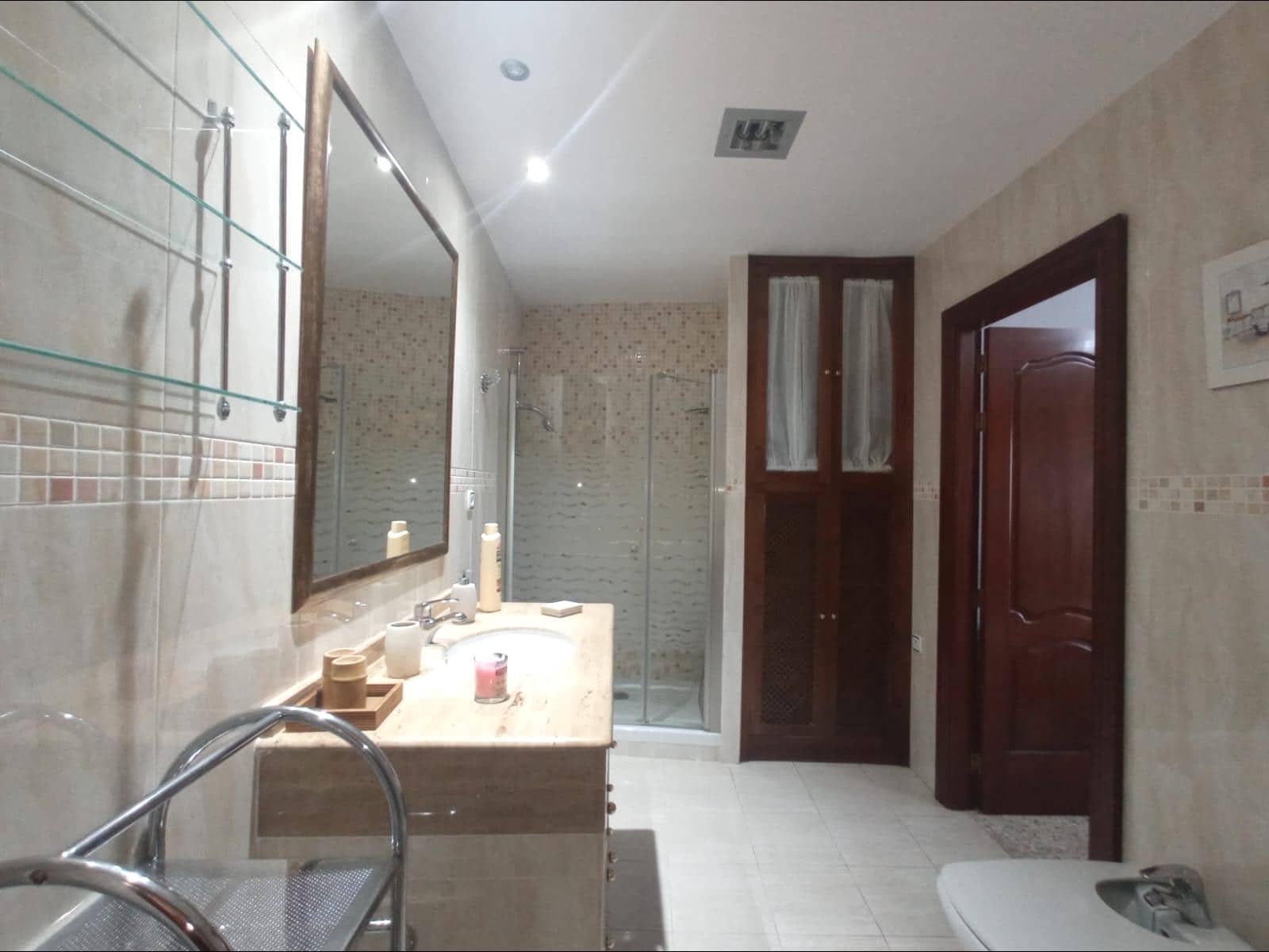 Appartement de 4 chambres à louer à Grenade ville - 1 250 € (Ref: 9950057)