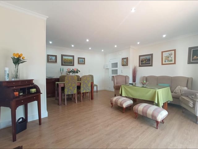 Appartement de 4 chambres à louer à Grenade ville - 1 250 € (Ref: 9950057)