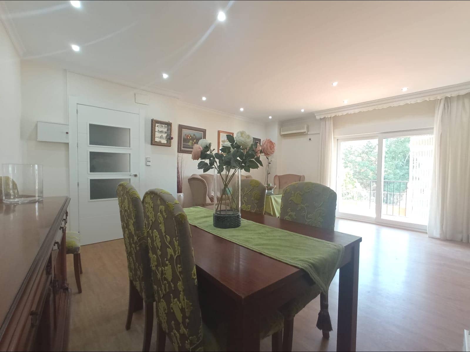 Appartement de 4 chambres à louer à Grenade ville - 1 250 € (Ref: 9950057)