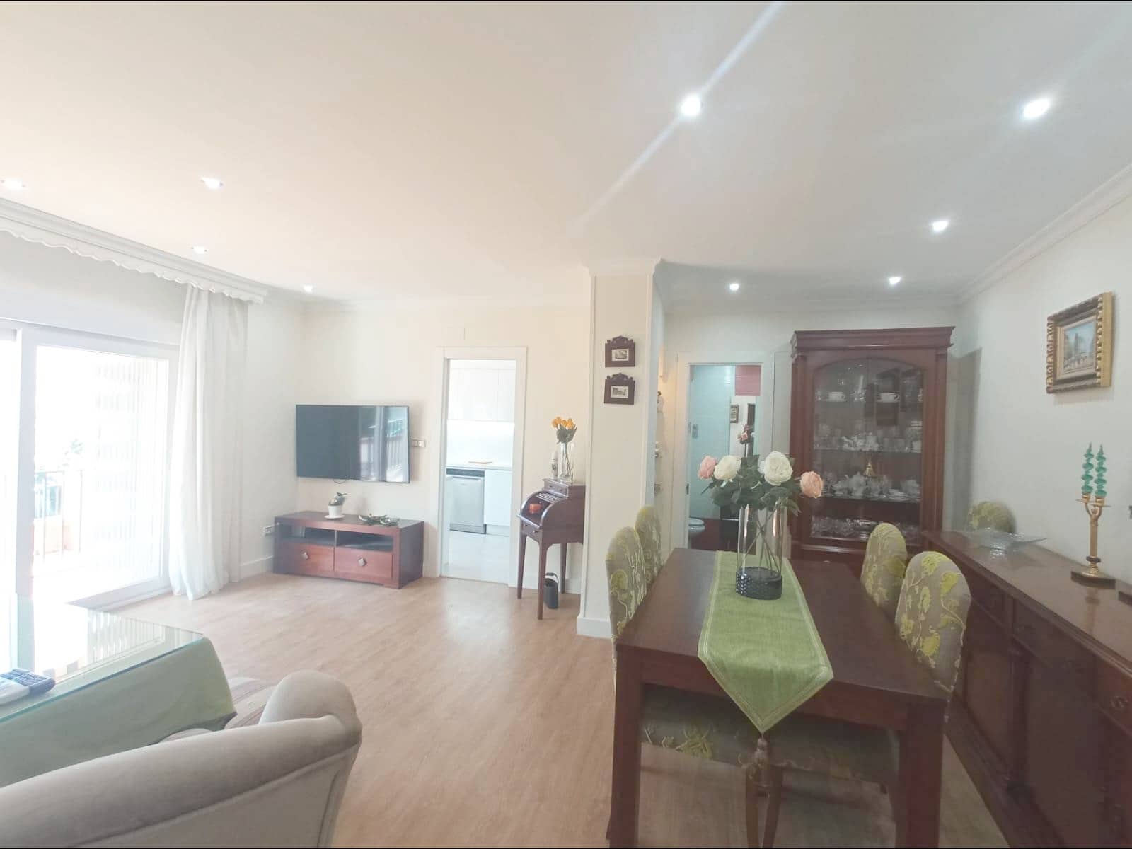 Appartement de 4 chambres à louer à Grenade ville - 1 250 € (Ref: 9950057)