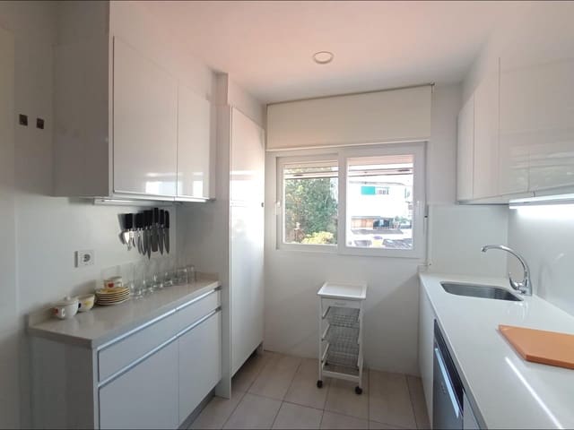 Appartement de 4 chambres à louer à Grenade ville - 1 250 € (Ref: 9950057)