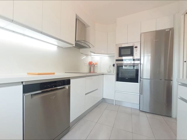 Appartement de 4 chambres à louer à Grenade ville - 1 250 € (Ref: 9950057)