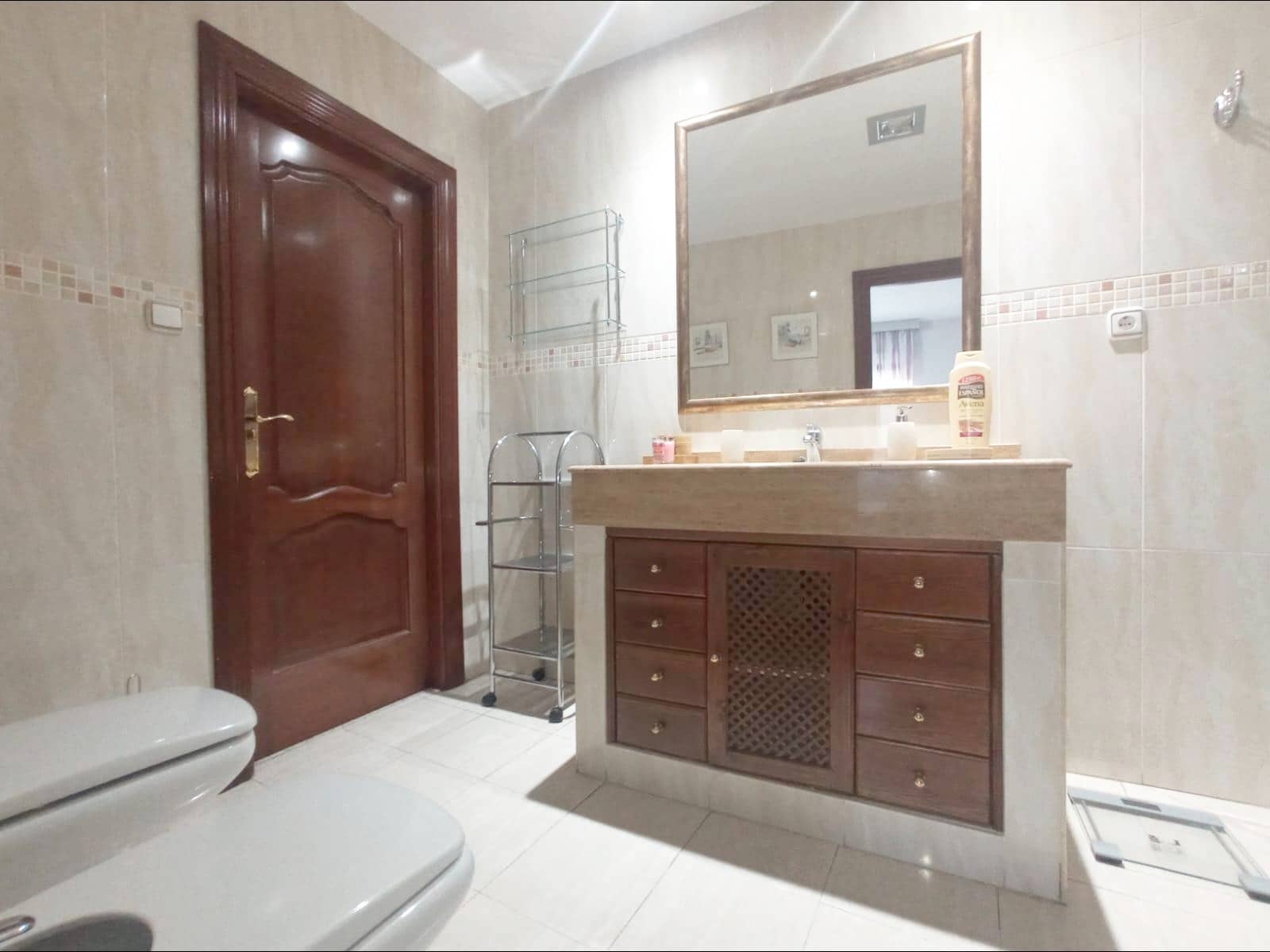 Appartement de 4 chambres à louer à Grenade ville - 1 250 € (Ref: 9950057)