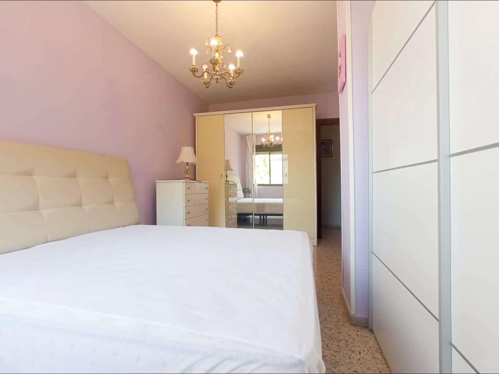 Appartement de 4 chambres à louer à Grenade ville - 1 250 € (Ref: 9950057)
