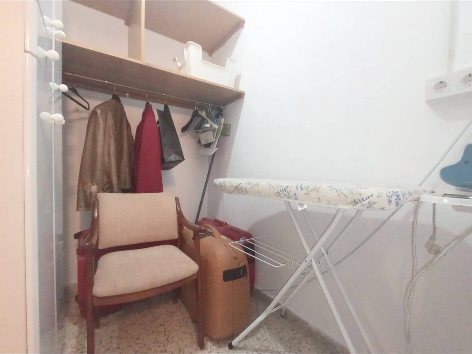 Appartement de 4 chambres à louer à Grenade ville - 1 250 € (Ref: 9950057)