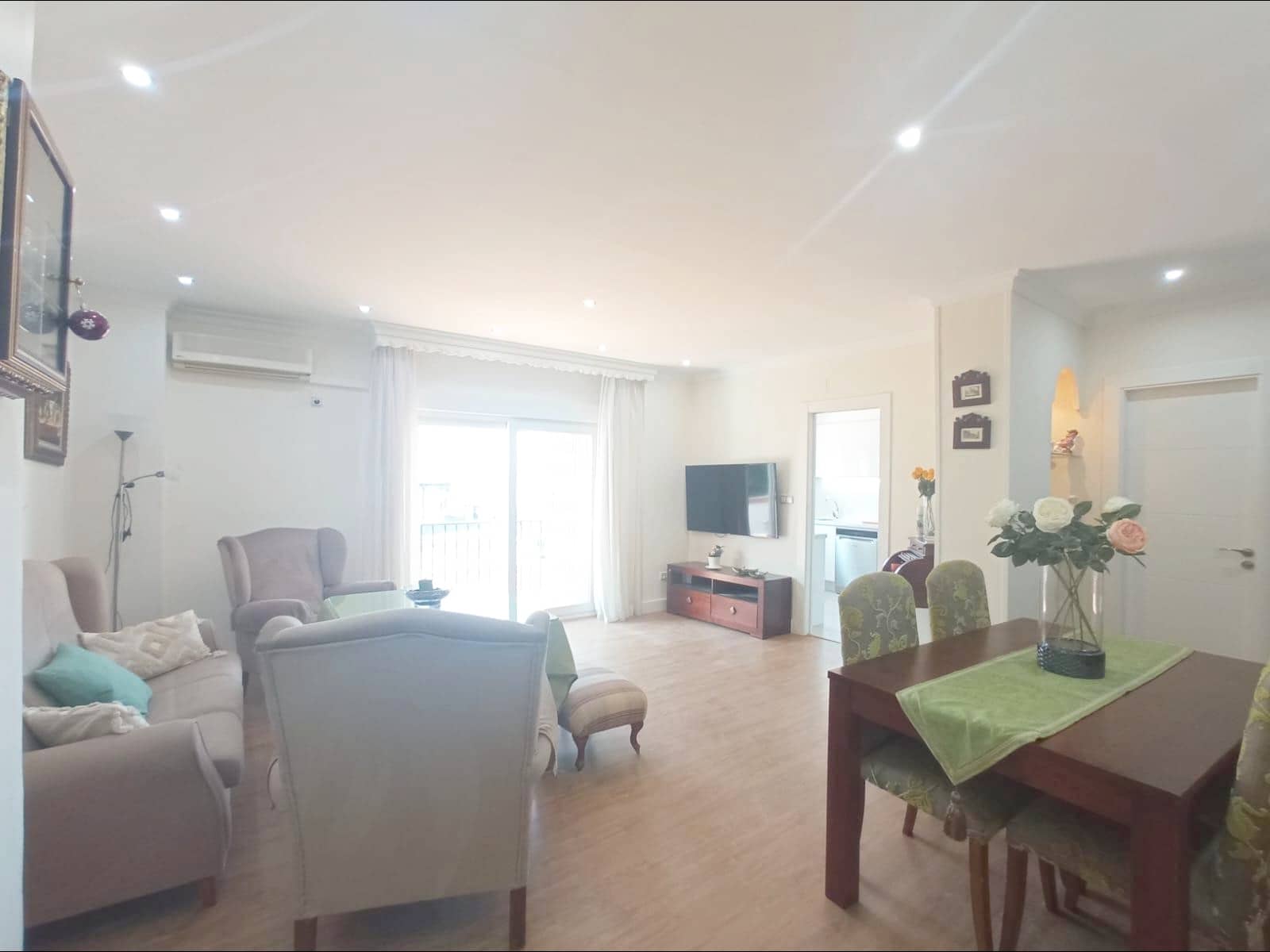 Appartement de 4 chambres à louer à Grenade ville - 1 250 € (Ref: 9950057)