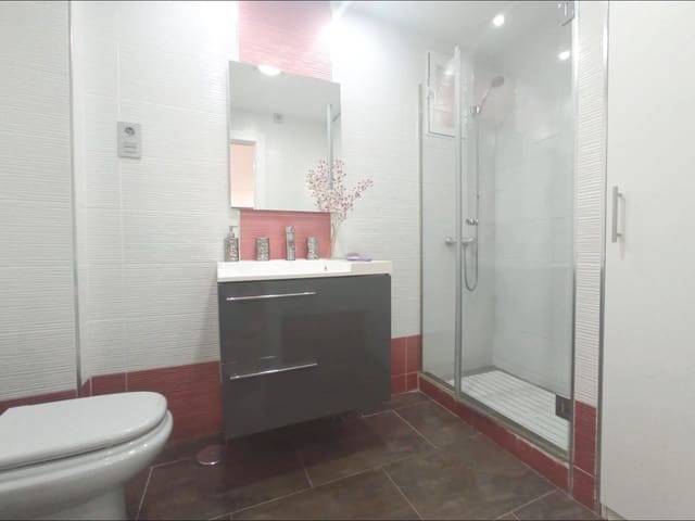 Appartement de 4 chambres à louer à Grenade ville - 1 250 € (Ref: 9950057)