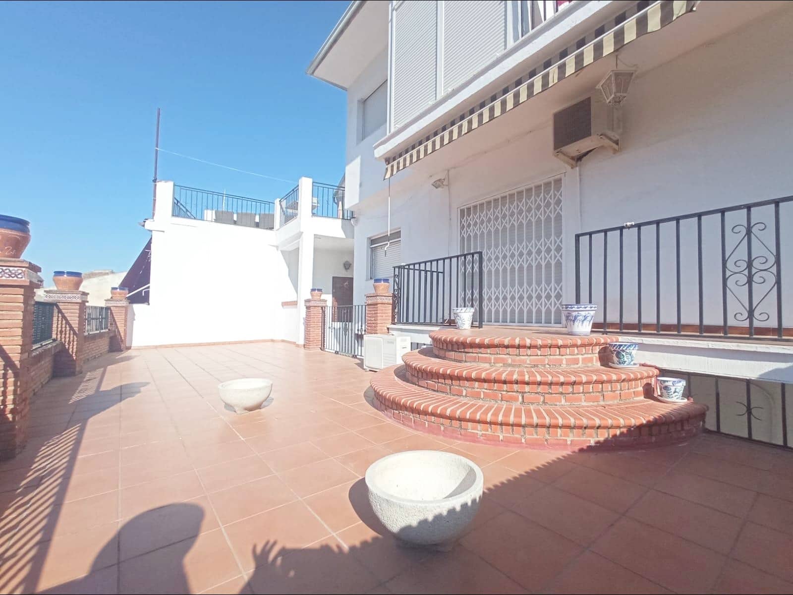 Appartement de 4 chambres à louer à Grenade ville - 1 250 € (Ref: 9950057)