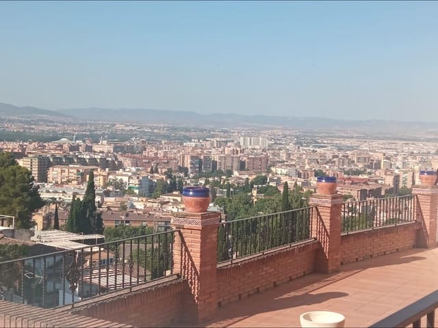Appartement de 4 chambres à louer à Grenade ville - 1 250 € (Ref: 9950057)