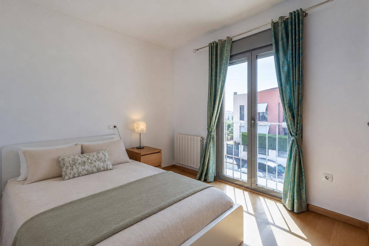 4 sypialnia Dom blizniak na sprzedaż w Jun z garażem - 269 000 € (Ref: 9950058)