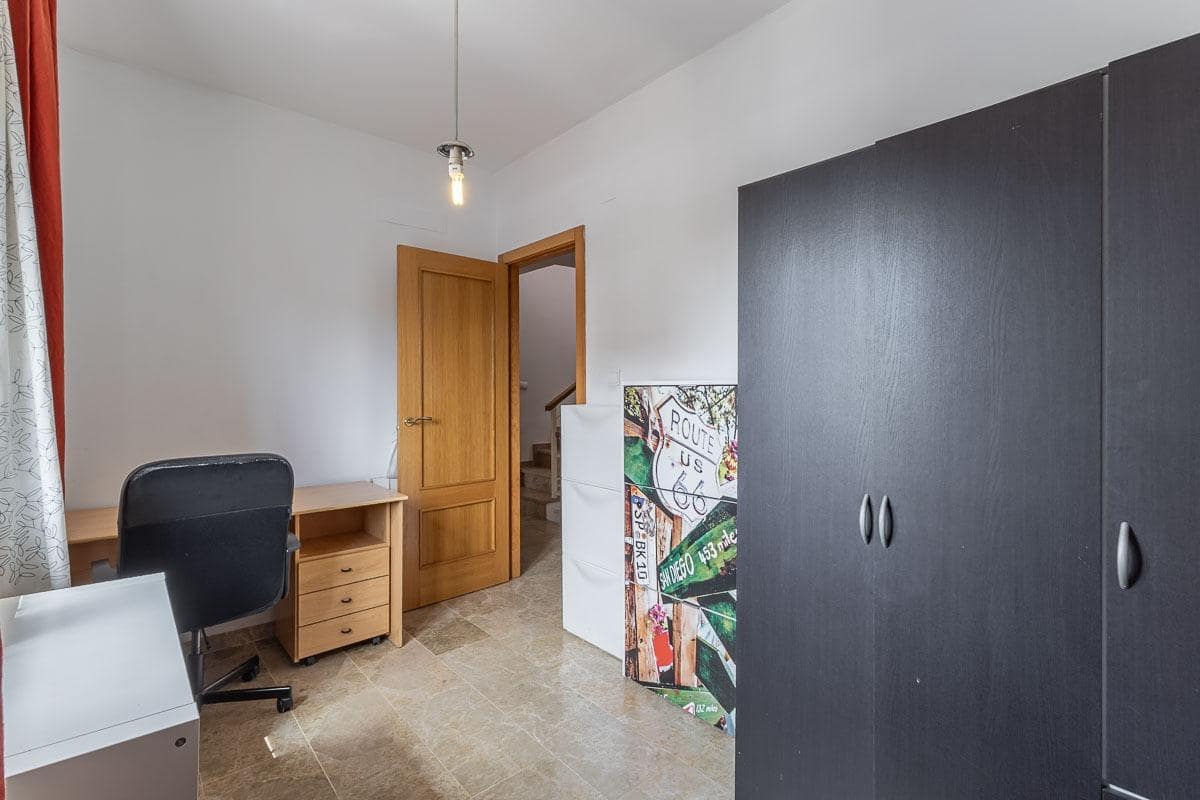 4 sypialnia Dom blizniak na sprzedaż w Jun z garażem - 269 000 € (Ref: 9950058)