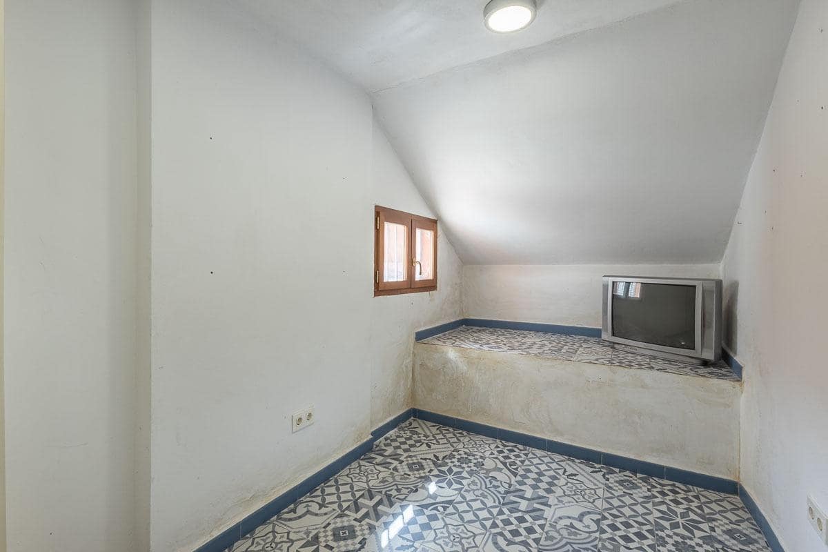 4 sypialnia Dom blizniak na sprzedaż w Jun z garażem - 269 000 € (Ref: 9950058)