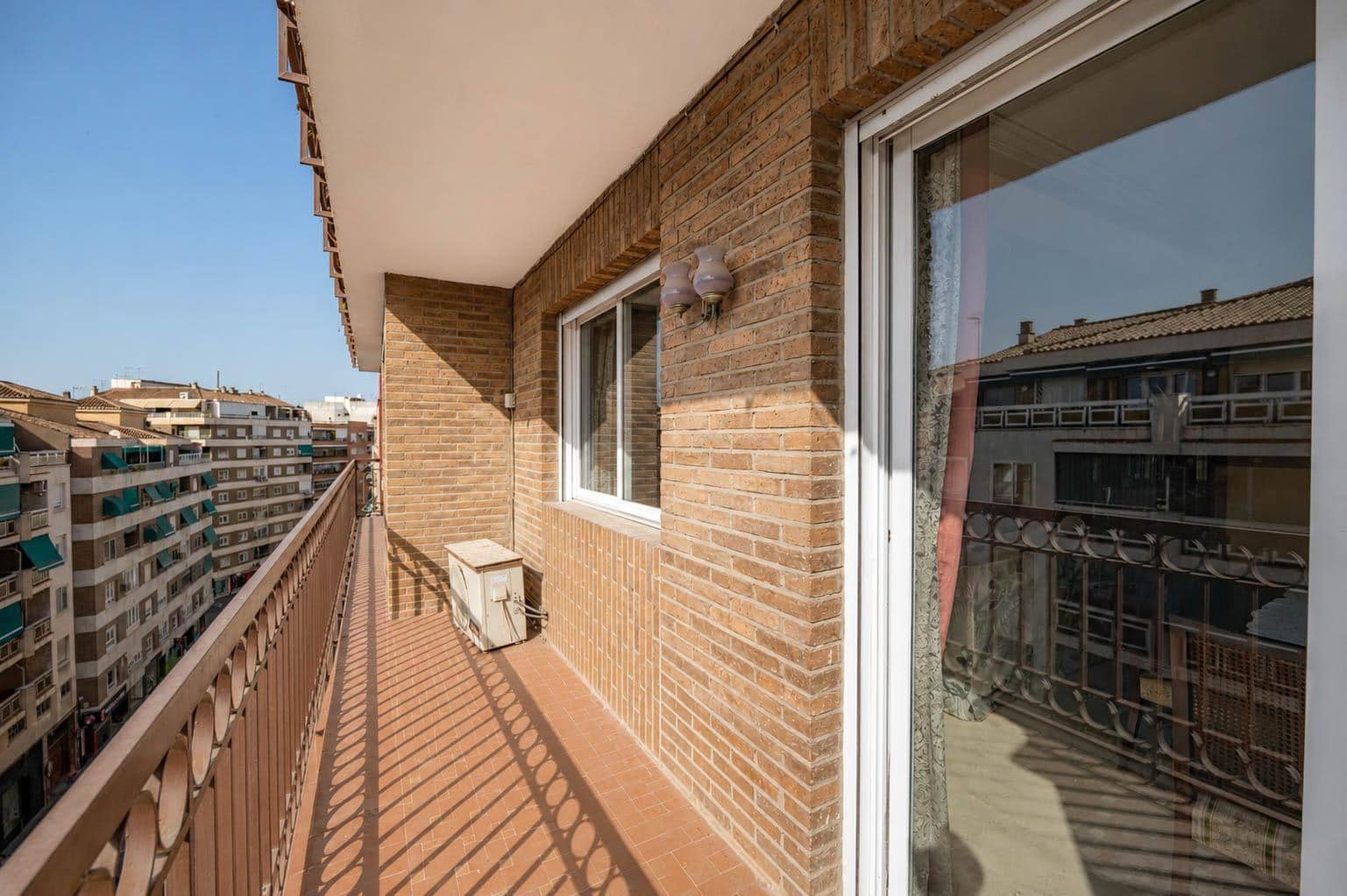 4 soveværelse Lejlighed til salg i Granada by med garage - € 480.000 (Ref: 9950060)