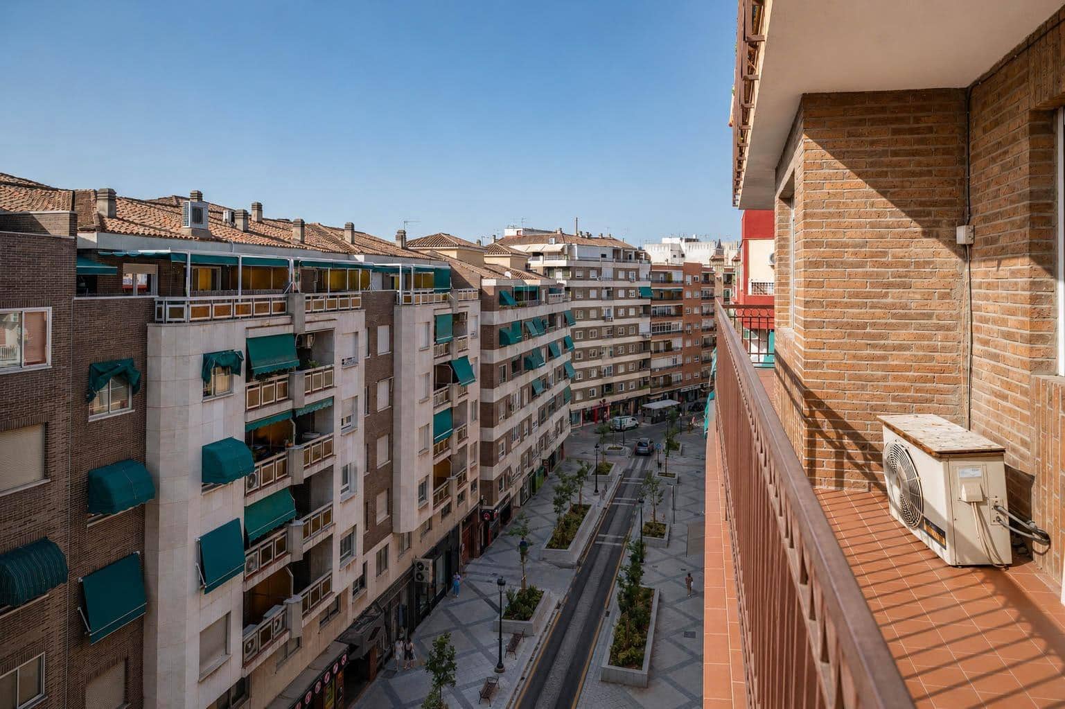 4 soveværelse Lejlighed til salg i Granada by med garage - € 480.000 (Ref: 9950060)