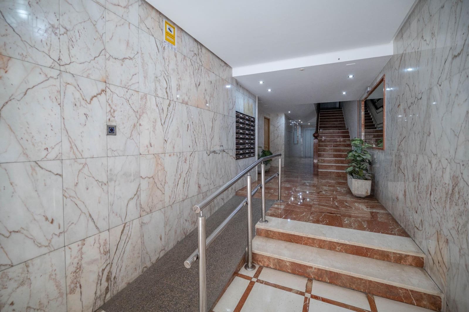 4 soveværelse Lejlighed til salg i Granada by med garage - € 480.000 (Ref: 9950060)